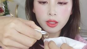 戴美瞳视频教学,轻松掌握美瞳佩戴技巧
